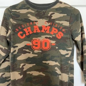 Boys Children’s Place Long Sleeve thermal shirt